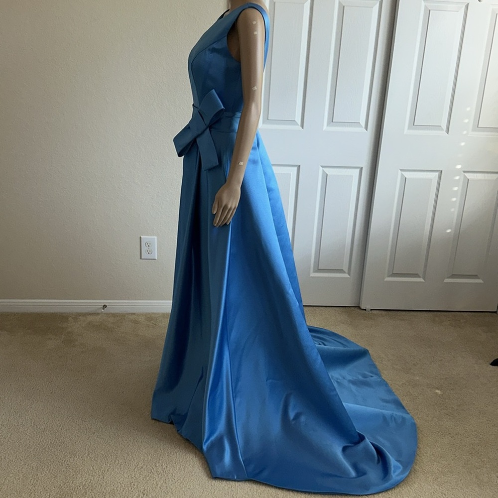 Mother of The Bride Elegant Blue MISSACC Evening Gown! - Picture 5 of 16